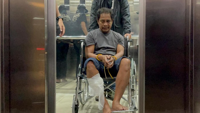 A Hamid alias Boy, yang merupakan jaringan bandar narkoba Erwin Iskandar alias Ko Erwin, telah tiba di Bareskrim Polri untuk diperiksa lebih lanjut. (Rumondang/detikcom)