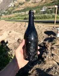 Arkeolog Temukan Botol Alkohol Berusia 150 Tahun