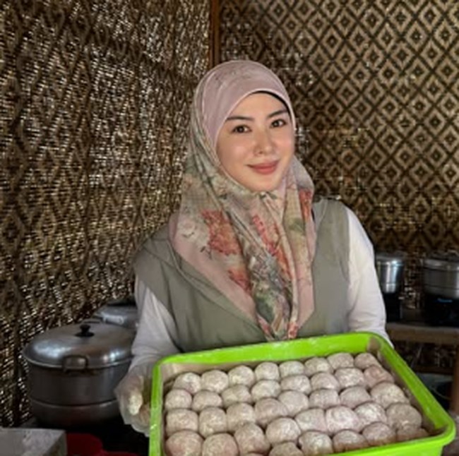 Seru! Ayana Moon Lihai Belajar Bikin Mochi di Yogyakarta