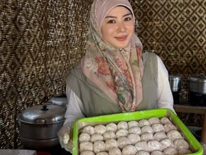 Seru! Ayana Moon Lihai Belajar Bikin Mochi di Yogyakarta