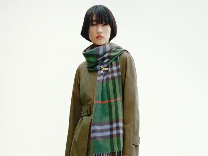 Burberry Rilis Koleksi Busana Terinspirasi Ratu Elizabeth II.