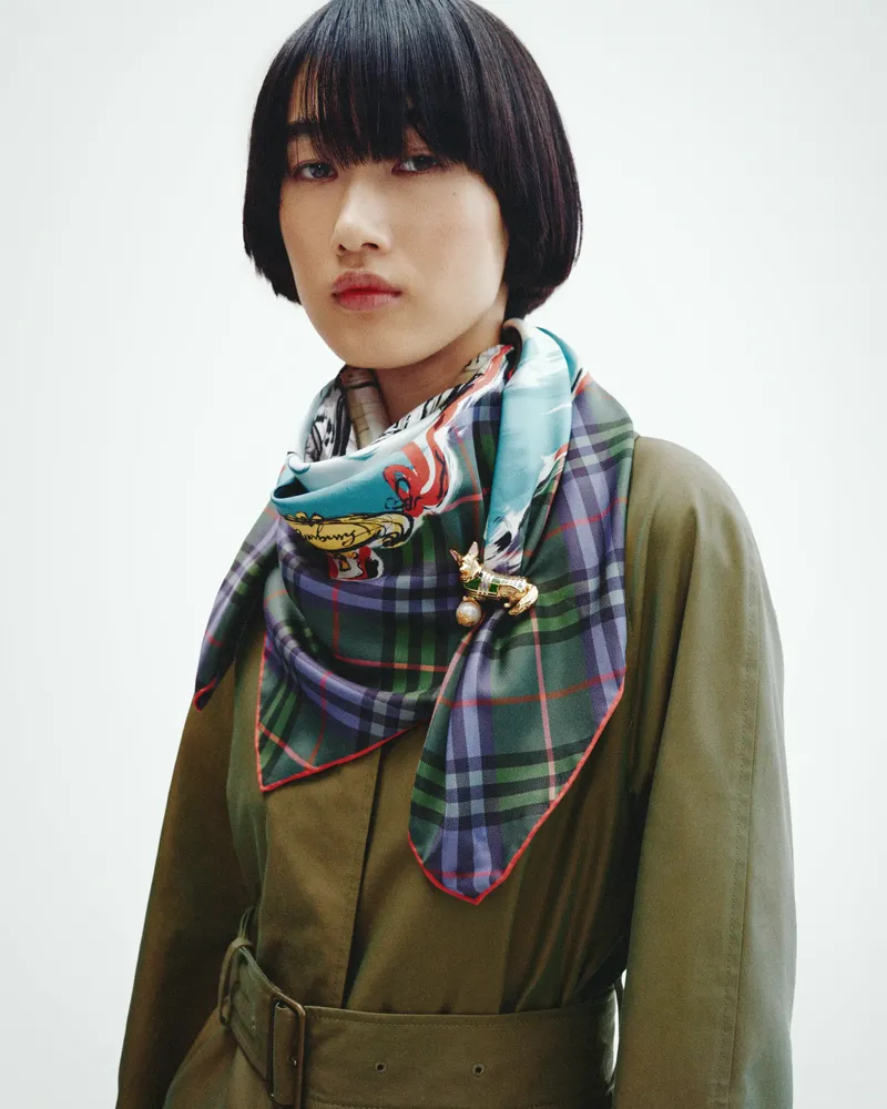 Burberry Rilis Koleksi Busana Terinspirasi Ratu Elizabeth II.