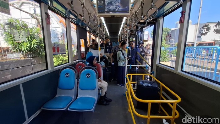 Bus Transjabodetabek rute Blok M-Bandara Soetta. (Brigitta/detikcom)