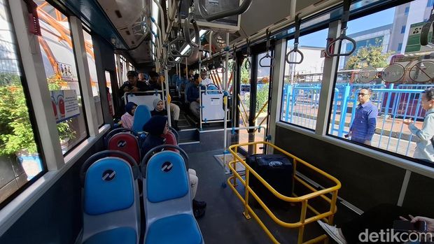 Bus Transjabodetabek rute Blok M-Bandara Soetta. (Brigitta/detikcom)