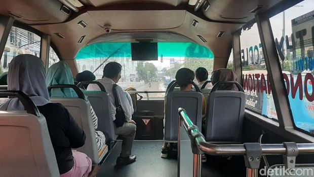 Bus wisata Jakarta
