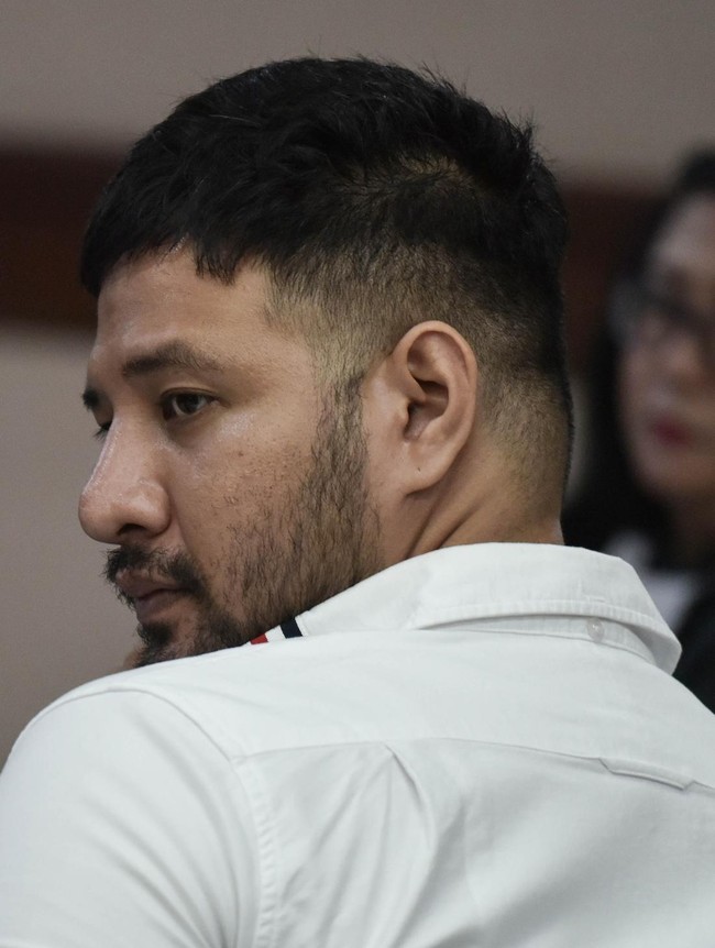 Ekspresi Ammar Zoni Dituntut 9 Tahun Penjara dalam Kasus Narkotika