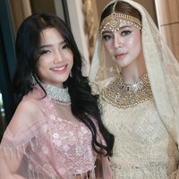 Penampilan Fuji dan Felicya banjir pujian netizen. MasyaAllah cantik2 bgt ya Allah, tulis salah satu komentar. Cantikkk nya kesayangan, komentar lain. Foto: Instagram/@felicyangelista_