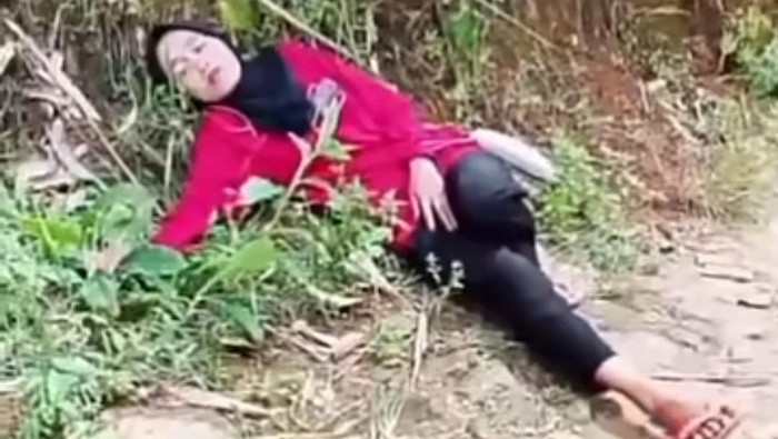 Ibu di Sinjai terbaring lemas usai digigit ular kobra.