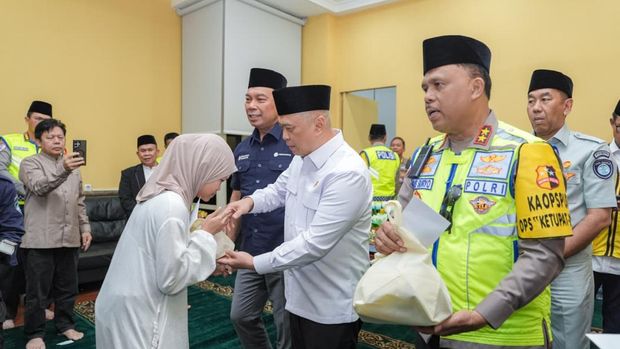 Kakorlanas Irjen Agus bersama Menhub di KM 29, Kamis (12/3/2026).