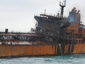 Iran Hantam Kapal Tanker di Pelabuhan Irak, Pasokan Minyak Makin Terancam