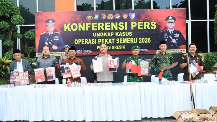 Kapolres Gresik saat pers rilis di Mapolres Gresik