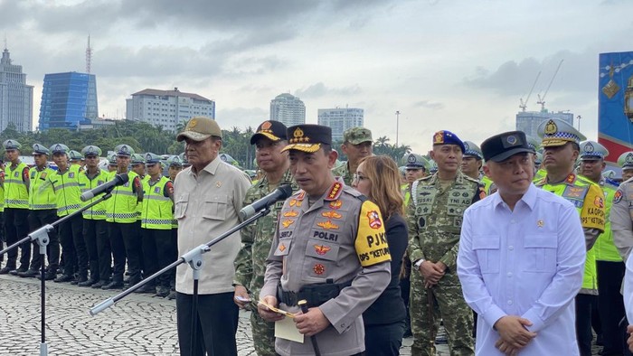 Kapolri Jenderal Listyo Sigit Prabowo pimpin apel di Monas, Kamis (12/3/2026)
