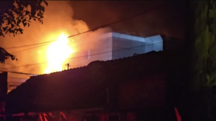 Kantor Kas Bank BPD, Jalan Kapten Piere Tendean, Wirobrajan, terbakar Kamis (12/3) malam. 