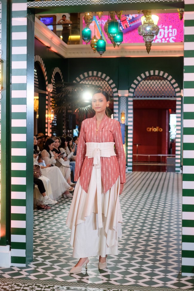 Konsep refleksi diri ini menjadi bagian penting dari narasi koleksi. Para kolaborator yang hadir juga menekankan pentingnya self-care sebagai bagian dari proses menerima diri. (Foto: Dok. OE)