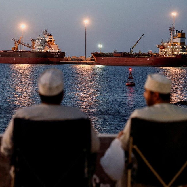 Konflik Timur Tengah Bikin Kapal Tanker Tertahan di Selat Hormuz