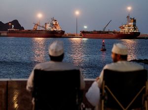 Kapal Indonesia Belum Boleh Lewat Hormuz, Bahlil: Memang Tidak Mudah