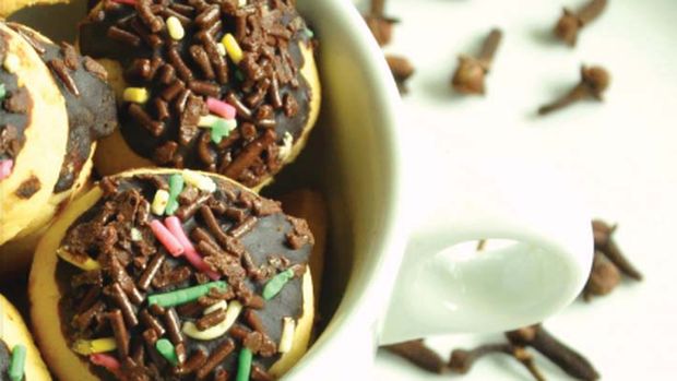 Kue Bola Cokelat Meses