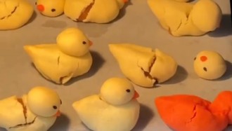 Zonk! 8 Potret 'Kue Lebaran Core' yang Bikin Ngakak