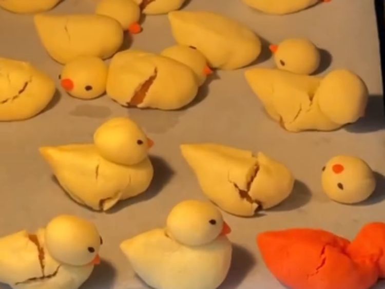 Zonk! 8 Potret Kue Lebaran Core yang Bikin Ngakak