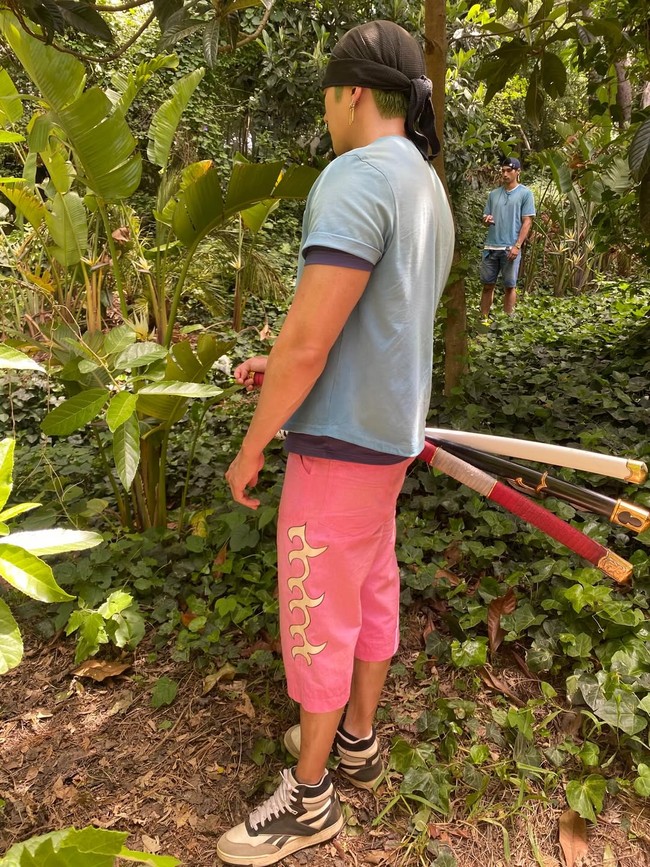“Ada satu-dua scene di mana ototnya tersorot dengan jelas. Itu sangat menginspirasi bagi saya. ‘Woah, lengannya sebesar apa itu?’” tuturnya. Foto: Instagram/@mackenyu