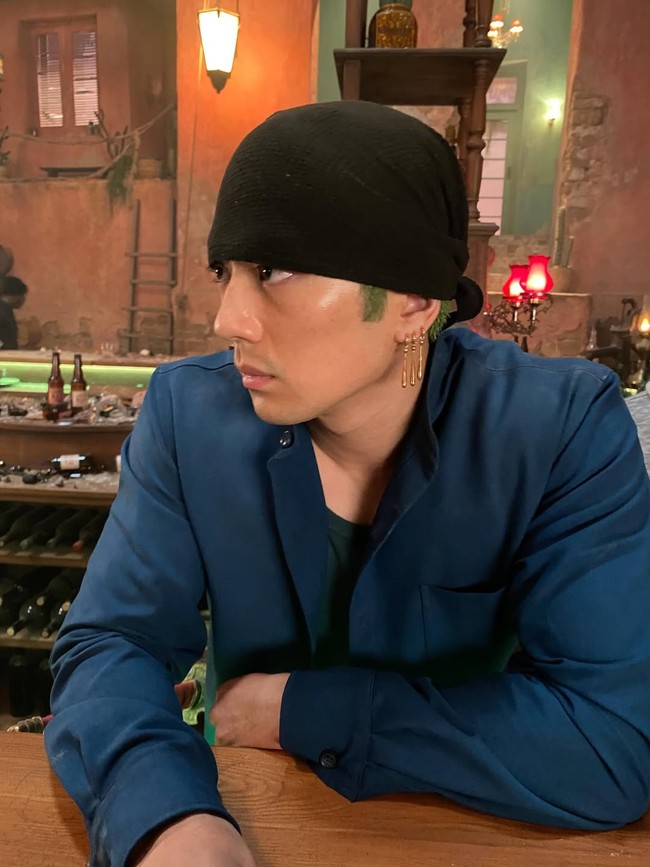 “Aku suka Zoro jadi aku ingin penampilan yang semirip mungkin dengan manga,” katanya. Foto: Instagram/@mackenyu