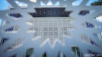 Selain sebagai tempat ibadah, masjid ini juga menjadi pusat kegiatan keagamaan dan sosial bagi masyarakat sekitar.