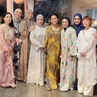 Gaya Mayangsari Bukber Bareng Geng Kepompong, Kompak Pakai Kaftan