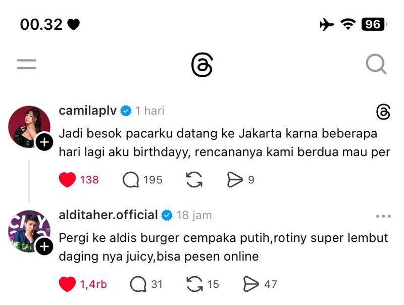 Aldi Taher mempromosikan jualan burger miliknya hingga spam di berbagai postingan di media sosial. Memenya pun bertebaran.