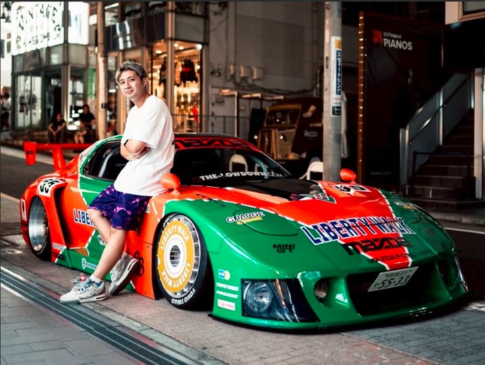 modifikator asal Jepang, Hyuma Kato dengan karya Liberty Walk, yang secara resmi mengkonfirmasi untuk bisa hadir di Indonesia, untuk menghadiri Indonesia Modification and Lifestyle Expo 2026: Next Gen Culture.