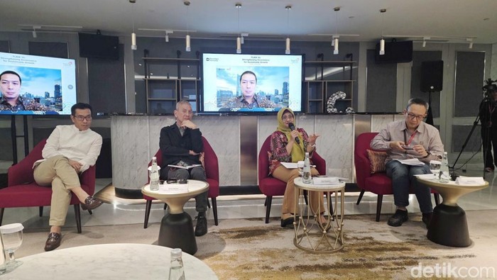 Paparan Dirut Telkom Dian Siswarini Soal TLKM 30