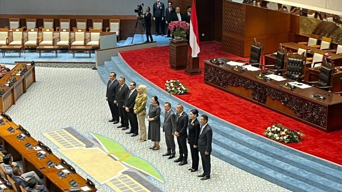 Rapat paripurna penetapan anggota Dewan Komisioner OJK digelar di kompleks parlemen, Senayan, Jakarta, Kamis (12/3/2026). Rapat dipimpin oleh Ketua DPR Puan Maharani.