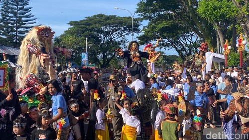 Pawai ogoh-ogoh anak TK berlangsung meriah di Karangasem, Bali, Kamis (12/3/2026).