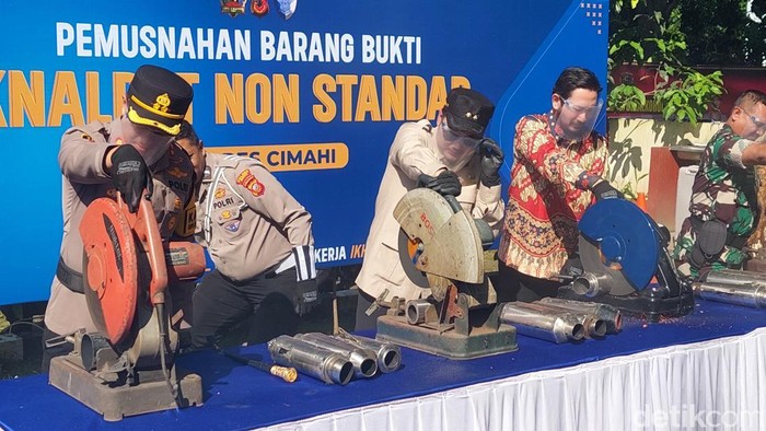 Pemusnahan knalpot bronk hasil sitaan polisi jelang Idul Fitri