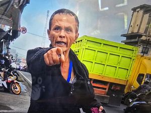 Video Viral Pria Sukabumi Ngamuk Bawa Kapak Usai Diminta Hapus Foto Wanita