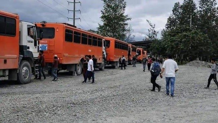 Proses evakuasi korban penembakan KKB beberapa waktu lalu di Tembagapura.