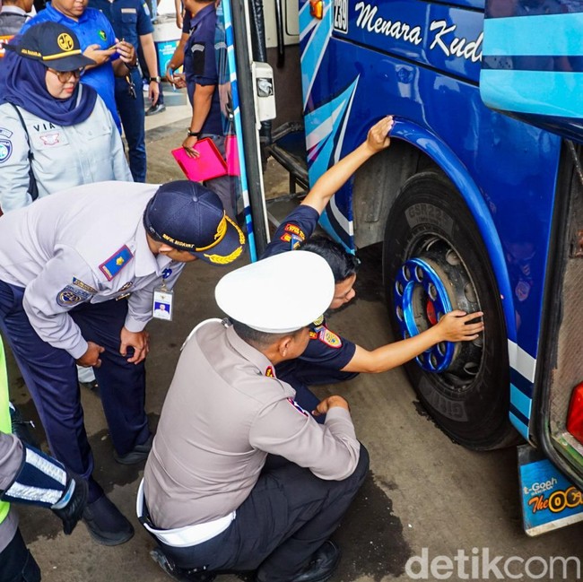 Ramp Check Bus di Terminal Jatijajar Perketat Kesiapan Mudik