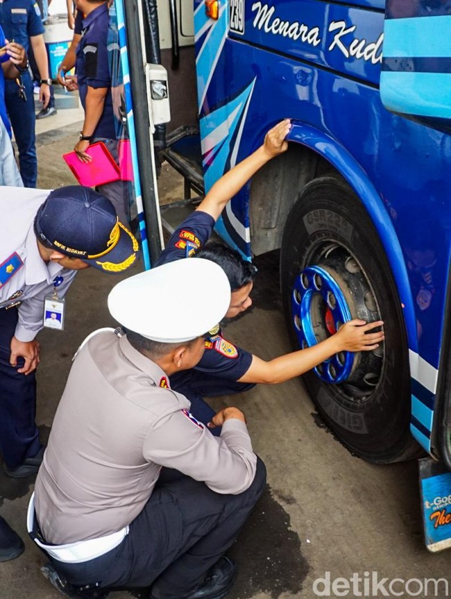 Ramp Check Bus di Terminal Jatijajar Perketat Kesiapan Mudik