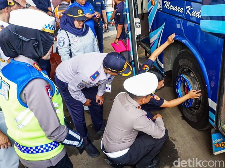 Ramp Check Bus di Terminal Jatijajar Perketat Kesiapan Mudik
