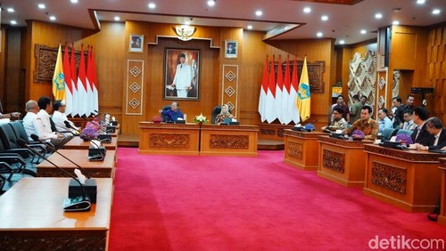 Rapat koordinasi pemerintah daerah bersama pemerintah pusat di Jayasabha, Rabu (11/3/2026).