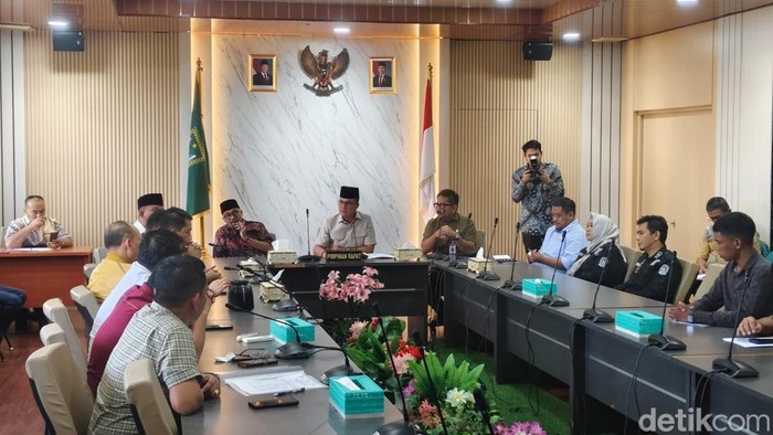 RDPU DPRD Batam soal tenggelamnya kapal tugboat PT ASL. (Alamudin Hamapu/detikSumut)