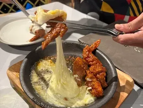 5 Tempat Makan Hot Plate buat Buka Puasa Nikmat, Isinya Beragam!