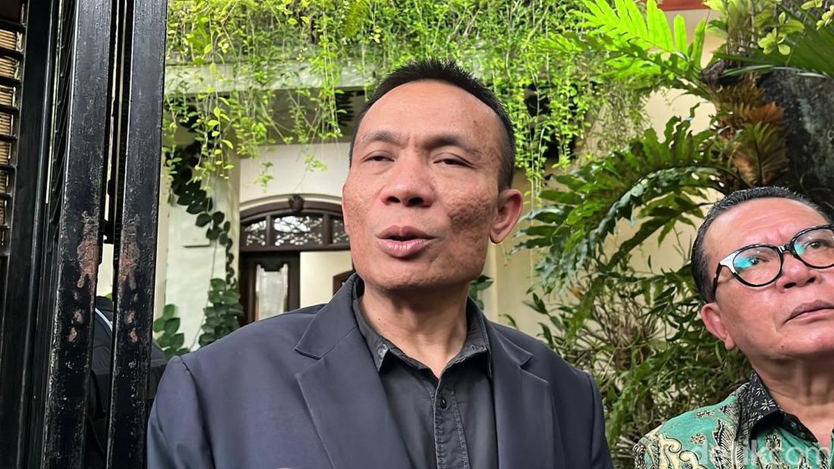 5 Hal Tentang Rismon Sianipar Minta Maaf ke Jokowi