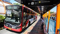 Resmi Beroperasi! Transjabodetabek Blok M-Bandara Soetta, Tarifnya Cuma Rp3.500