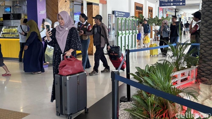 Situasi Stasiun Surabaya Gubeng menjelang Lebaran