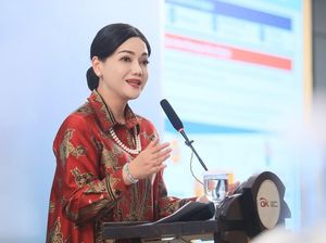 IHSG Babak Belur, Bos OJK Jamin Prospek Investasi RI Masih Bagus