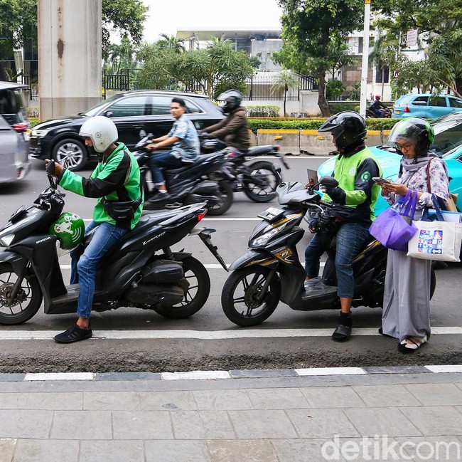 Sulit Dapat Driver, Warga Jakarta Keluhkan Layanan Ojol