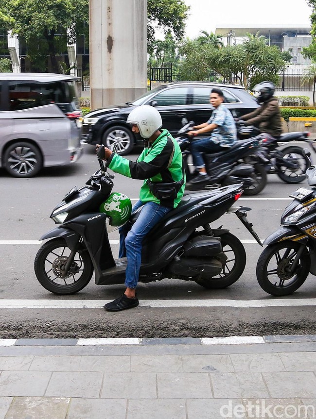 Sulit Dapat Driver, Warga Jakarta Keluhkan Layanan Ojol