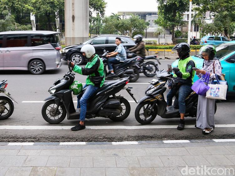 Sulit Dapat Driver, Warga Jakarta Keluhkan Layanan Ojol