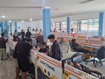 Pemudik Curi Start Mudik di Terminal Jatijajar: Hindari Macet-Incar Tiket Bus Murah