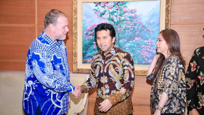 Wakil Gubernur Jawa Timur Emil Elestianto Dardak bertemu denga Minister Counsellor for Development dari Kedutaan Besar Inggris (FCDO), Peter Rajadiston